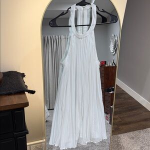 Guess Elegant White Sleeveless Dress. 23” from pit to bottom